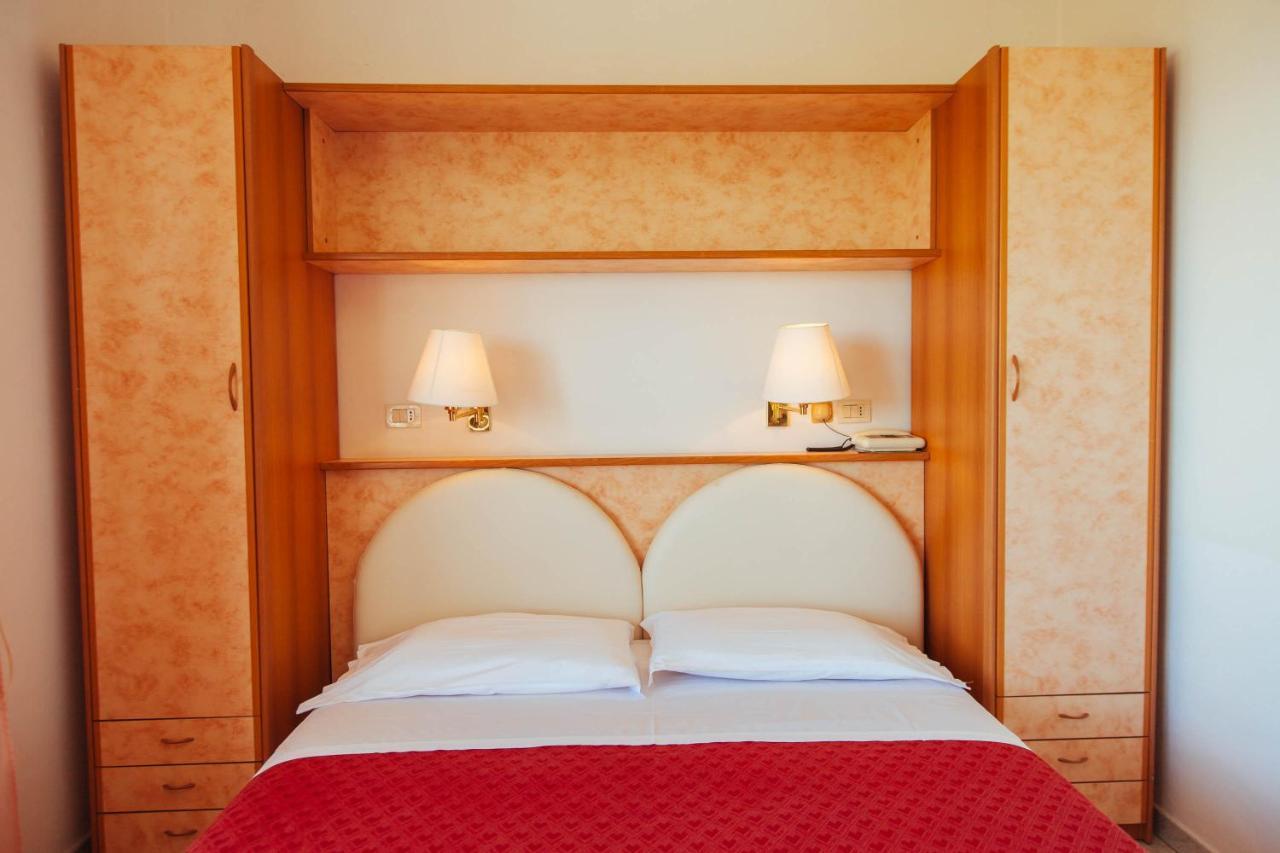 Hotel Perrozzi 瓦斯托 客房 照片