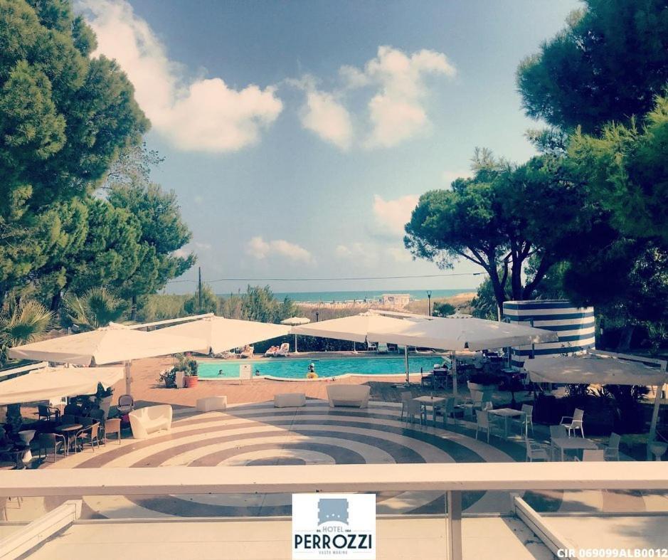 Hotel Perrozzi 瓦斯托 外观 照片
